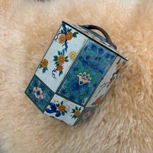 Vintage Peek, Frean & Co. Biscuit Tin